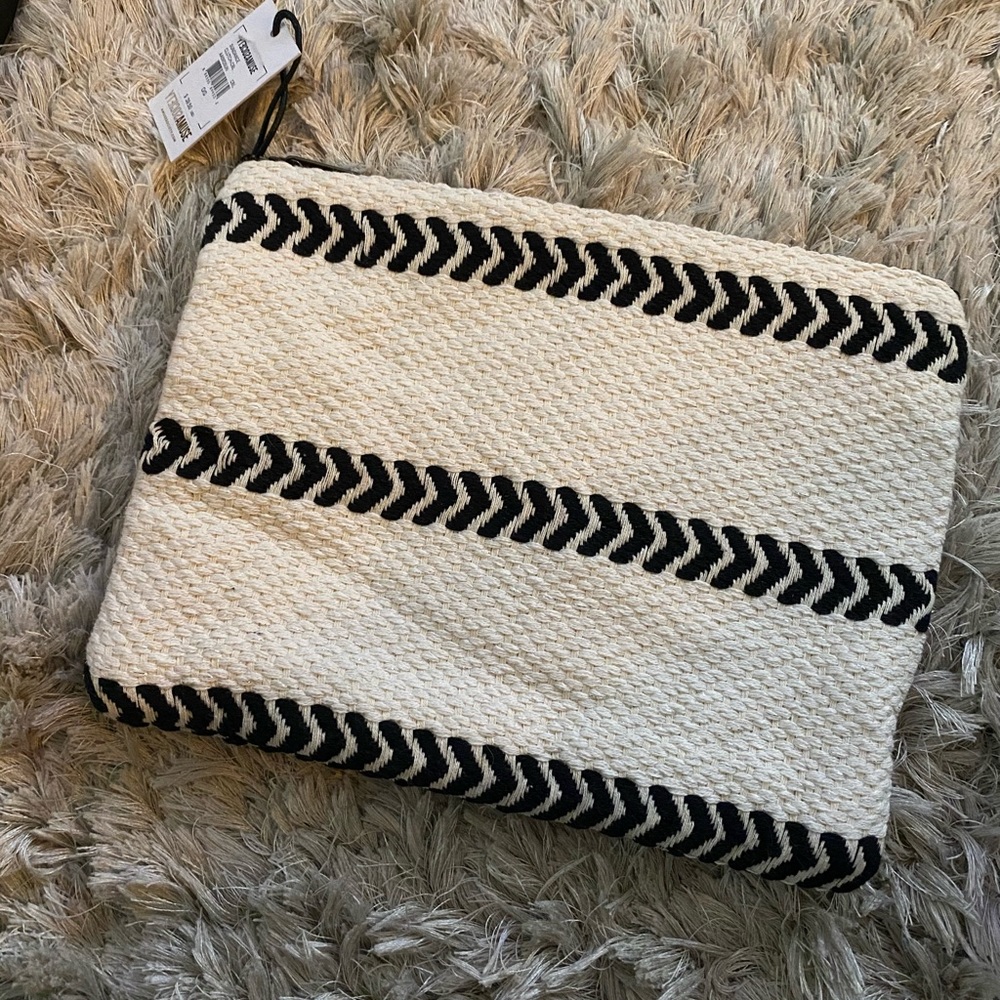 Amuse society Sundance clutch